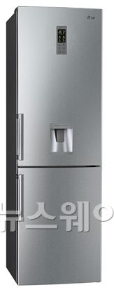 사진은 '2013 올해의 제품'에 선정된 LG 냉장고(모델명: GB5240AVAZ) ⓒLG 전자 제공
