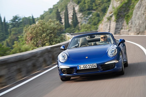 포르쉐 911 카레라,독일 전문지 ‘최고의 자동차’ 선정 기사의 사진
