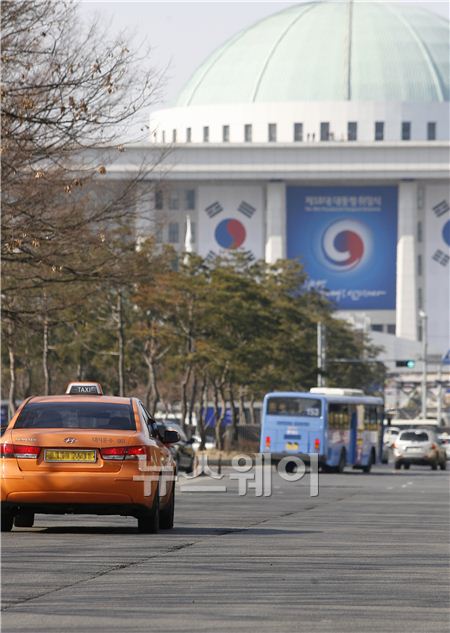 국회의 택시법 재의결을 촉구하며 택시업계는 20일 하루동안 운행을 중단했다. ⓒ 김준영 기자