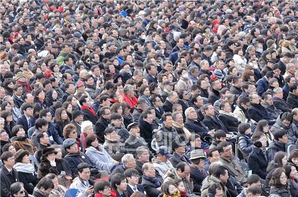 박근혜 대통령 취임식에 7만여명의 국민들이 참석하여 축제 분위기를 연출했다. ⓒ 김준영 기자