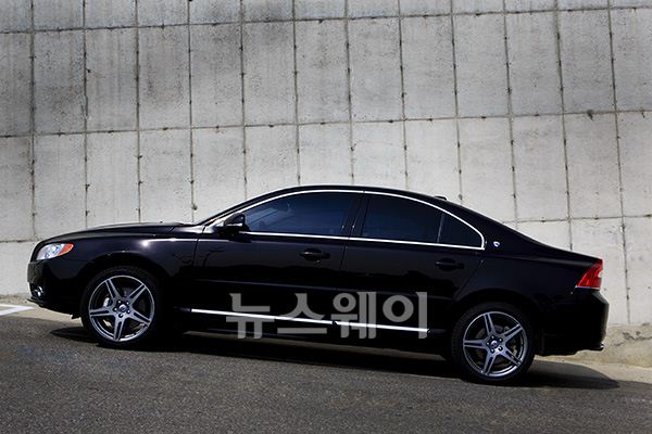 볼보자동차코리아 '볼보 S80 T6 익스큐티브. 윤경현 기자 squashkh@newsway.co.kr