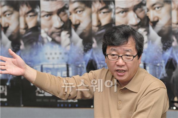  강우석 감독 "30년 내공 '전설의 주먹' 한 편에 담았다" 기사의 사진