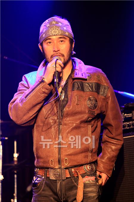 최민수 밴드 보컬 데뷔. 이주현 기자 juhyun@newsway.co.kr