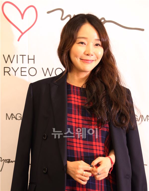 가수 소이가  매그앤매그 x 정려원 콜라보레션 브랜인 요아나(YOANA)를 런칭하는 자리에 참석했다. 김동민 기자 life@newsway.co.kr