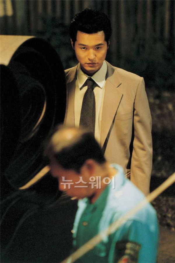 영화 '공공의 적' 중 한 장면
