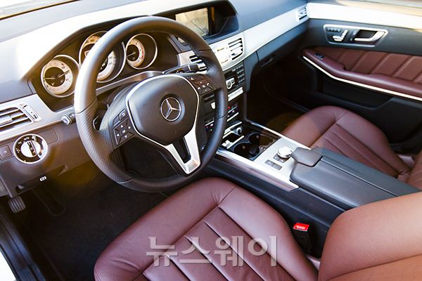 메르세데스-벤츠 ‘E220 CDI 아방가르드’ 기사의 사진
