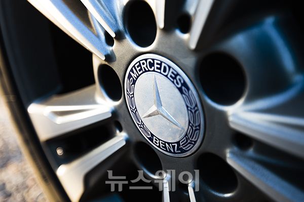 메르세데스-벤츠 ‘E220 CDI 아방가르드’ 기사의 사진