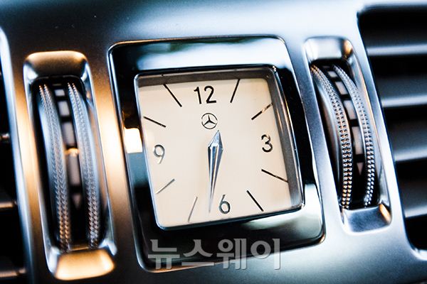 메르세데스-벤츠 ‘E220 CDI 아방가르드’ 기사의 사진