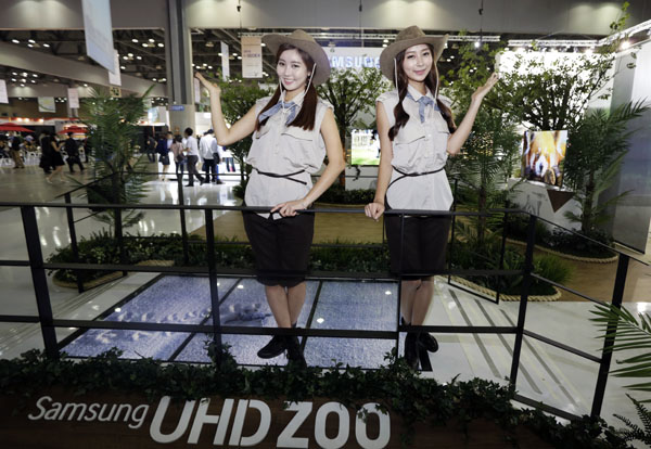삼성전자의 UHD ZOO 부스에서는 멸종위기 동물전을 열어 관광객들의 시선을 붙잡았다.