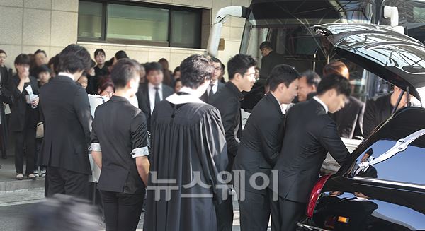 10일 오전 가수 로티플스카이 발인식이 서울 서초구 서울성모병원에서 거행됐다. 김동민 기자. life@newsway.co.kr