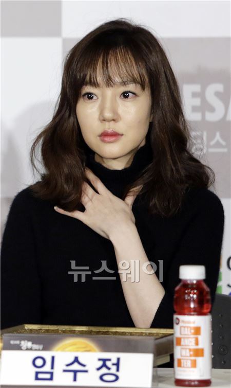24일 오후 서울 여의도동 IFC몰 CGV에서 '제34회 청룡영화상 핸드프린팅' 행사가 열렸다. 김동민 기자 life@newsway.co.kr
