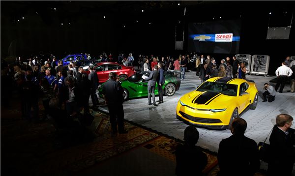제너럴 모터스(GM)의 쉐보레 브랜드가 오는 8일까지 미국 라스베이거스에서 열리는 2013 세마(SEMA) 쇼에 참여한다. 사진은 쉐보레 부스 전경. 사진=한국GM 제공