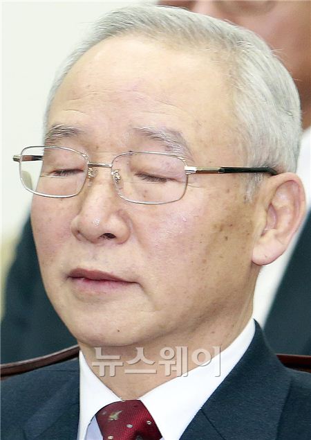 12일 오전 국회 국정원개혁특위에 참석한 남재준 국정원장이 눈을 감고 있다. 김동민 기자 life@newsway.co.kr