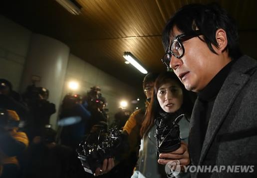 이수근, 탁재훈, 토니안 징역 6월에 집행유예 1년 선고.사진=연합뉴스 제공
