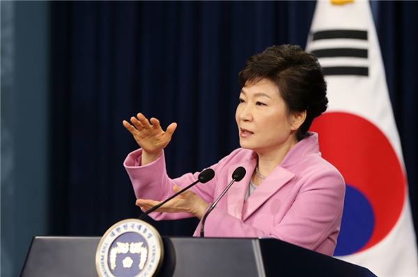 박근혜 대통령의 취임 첫 기자회견 모습. 사진=청와대 제공