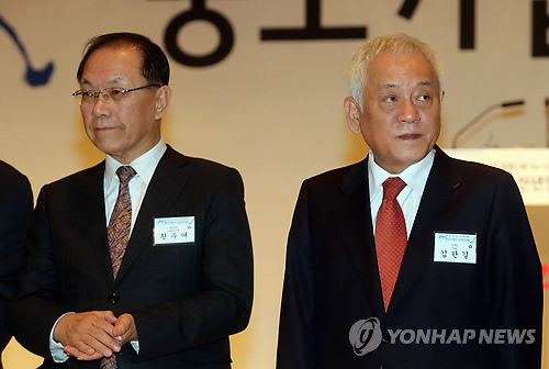 황우여 새누리당 대표와 김한길 민주당 대표(왼쪽부터) 사진=연합뉴스