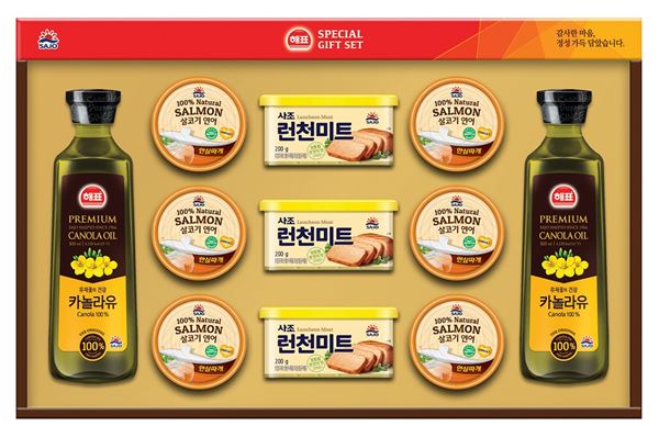 정성 85호(카놀라유 500ml x 2, 런천미트 200g x 3, (안심따개)살코기연어 90g x 6). 3만2800원