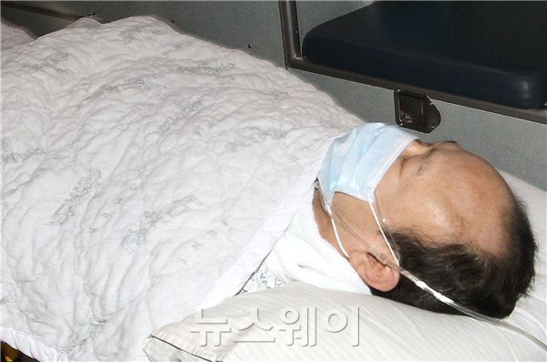 김승연 한화 회장 집행유예 선고 받고 풀려나던 날 기사의 사진