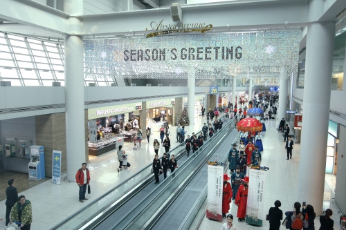 인천공항 에어스타 애비뉴, ‘세계 최고 면세점상’ 수상 기사의 사진