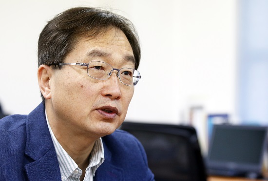 김정호 프리덤팩토리 대표(전 자유기업원 원장)이 박근혜 정부의 정책에 대해 평가하고 있다.<br />

