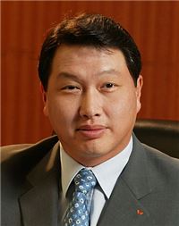 최태원 회장 장기 공백에 나사 풀린 SK텔레콤 기사의 사진