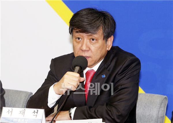 2014 KBS 봄 개편 설명회가 3일 오후 서울 여의도 KBS 신관 국제회의실에서 열렸다. 서재석 TV 본부장이 이번 KBS 봄 개편과 관련된 설명을 하고 있다. 김동민 기자 life@newsway.co.kr