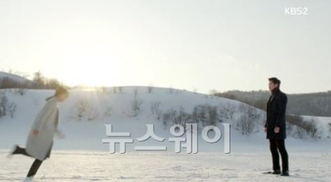  윤계상 권총 자살 직전 한지혜 나타나 기사의 사진