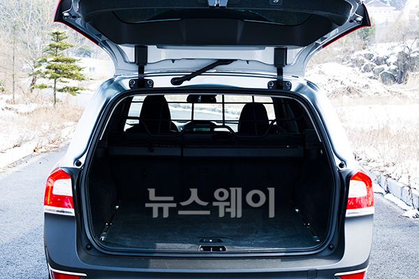 아웃도어 라이프 ‘볼보 XC70 D5 AWD’ 하나면 끝 기사의 사진