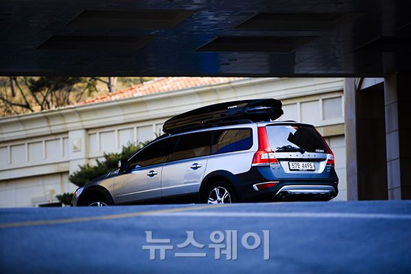 아웃도어 라이프 ‘볼보 XC70 D5 AWD’ 하나면 끝 기사의 사진