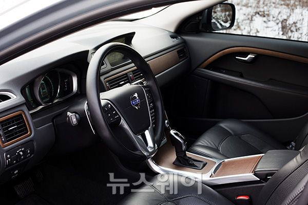 아웃도어 라이프 ‘볼보 XC70 D5 AWD’ 하나면 끝 기사의 사진