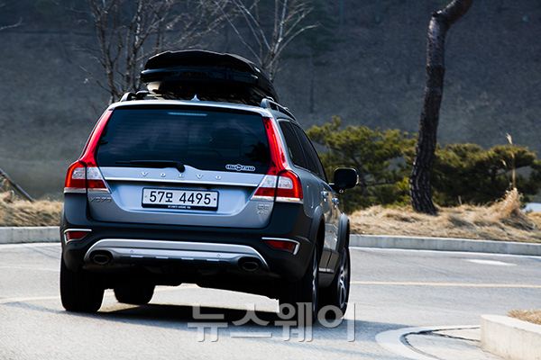 아웃도어 라이프 ‘볼보 XC70 D5 AWD’ 하나면 끝 기사의 사진