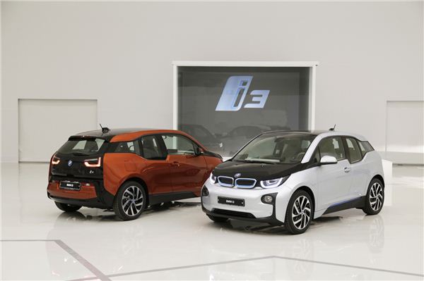 BMW 코리아는 24일 서울 동대문디자인플라자 아트홀에서 수입차 최초 전기차 BMW i3 전기차를 공개와 함께 출시에 들어간다. 사진=BMW 코리아 제공