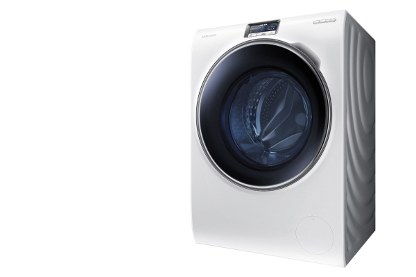 삼성 ‘크리스탈 블루 도어’ 드럼세탁기 ‘WW9000’. 사진=삼성전자 제공