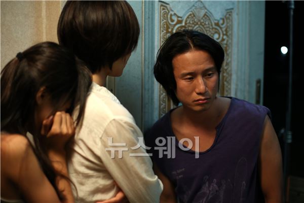  영화 ‘도희야’, 송곳으로 찌르는 듯한 통증의 시간 기사의 사진