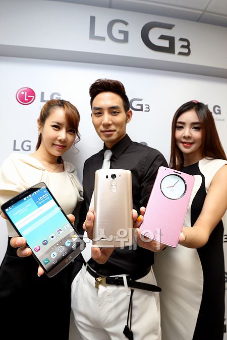 28일 오전 서울 여의도  LG트윈타워에서 열린 LG전자 ‘G3’ 런칭 행사에서 모델들이 ‘G3’를 선보이고 있다. 이수길 기자 leo2004@newsway.co.kr