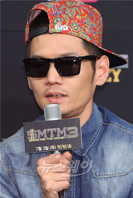 국내 유일 래퍼 서바이벌 Mnet ‘쇼미더머니3’의 제작발표회가 25일 오후 서울 여의도 63시티 컨벤션센터 3층에서 열렸다. ‘쇼미더머니3’에 출연하는 가수 마스타 우가 취재진 질문에 답하고 있다. 사진=김동민 기자 life@newsway.co.kr