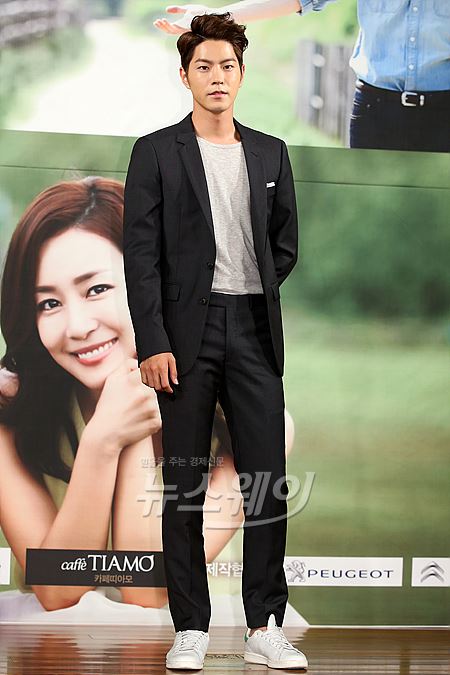 배우 홍종현이 31일 오후 서울 영등포구 여의도 63스퀘어에서 열린 새 MBC 주말 특별드라마 ‘마마(김상협 연출, 유윤경 극본)’ 제작발표회에 참석해 포즈를 취하고 있다. 사진=이수길기자 leo2004@newsway.co.kr