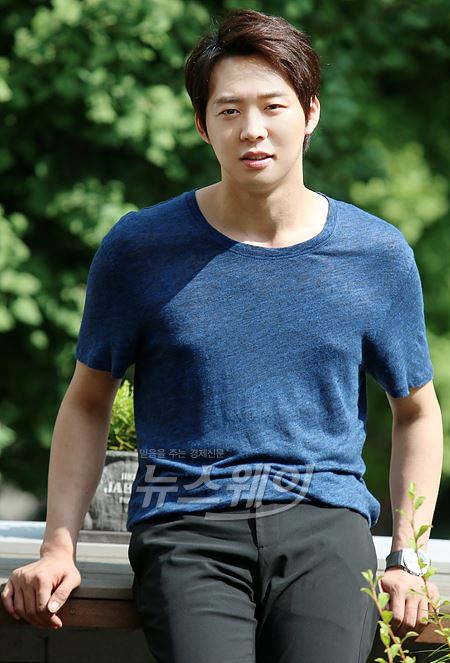 오는 13일 개봉하는 영화 ‘해무(감독 심성보)’에서 ‘동식’ 역을 맡은 JYJ 박유천이 30일 오후 서울 삼청동의 한 카페에서 뉴스웨이 인터뷰에 앞서 포즈를 취하고 있다. 사진=이수길 기자 leo2004@newsway.co.kr