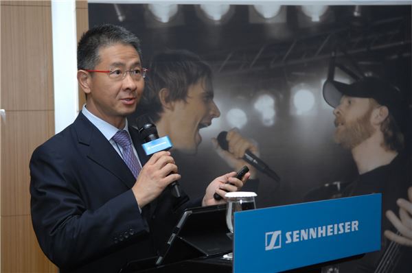 한국 지사장을 겸하게 된 응치순 젠하이저 아시아 사장이 한국 지사 설립에 대해 설명하고 있다. 사진=젠하이저 제공