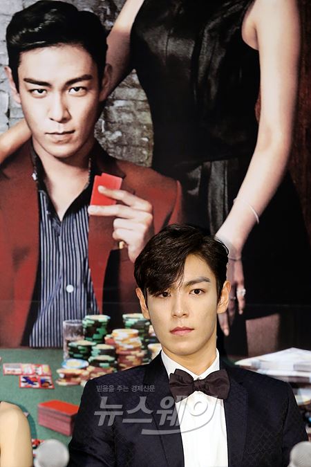 배우 최승현이 25일 오후 서울 광진구 롯데시네마 건대에서 열린 영화 ‘타짜2-신의 손’ 언론시사회에 참석해 질의응답 시간을 갖고 있다. 사진=이수길기자 leo2004@newsway.co.kr