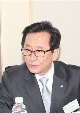 최수현 금감원장 “자진사퇴 이야기한 바 없다” 기사의 사진