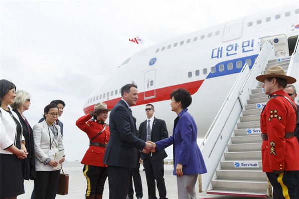 캐나다를 국빈 방문한 박근혜 대통령. 사진=청와대 제공