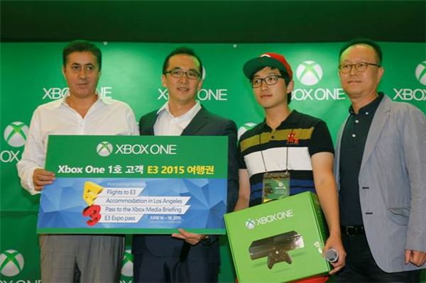 한국마이크로소프트(MS)는 22일 영등포 타임스퀘어에서 ‘엑스박스원(Xbox One)’ 국내 정식 출시를 기념하는 행사를 진행했다고 23일 밝혔다. 사진=한국마이크로소프트 제공