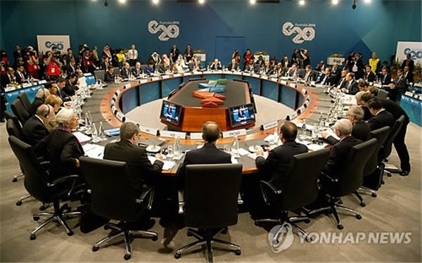 주요 20개국(G20) 정상회의 본회의에서 참가국 정상들이 의견을 나누고 있다. 사진=연합뉴스 제공