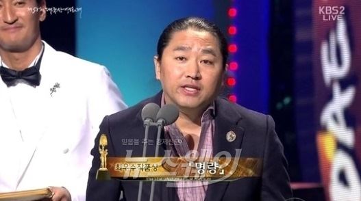  ‘명량’ 김한민 “최우수작품상 ‘명량’ 화합과 치유의 영화이길” 기사의 사진