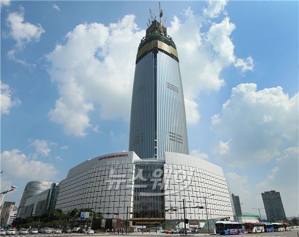 제2롯데월드에서 또 사고. 사진=뉴스웨이DB
