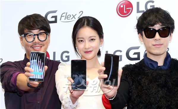 LG G FLEX2(플렉스2) 사진=김동민 기자 life@newsway.co.kr