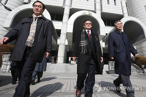 백종천 전 청와대 외교안보실장과 조명균 전 청와대 안보정책비서관이 무죄를 선고받았다. 이들은  지난 2007년 남북정상회담 회의록 폐기를 공모한 혐의다. 검찰은 앞서 이들에게 징역 2년을 구형했었다. 사진=연합뉴스 제공