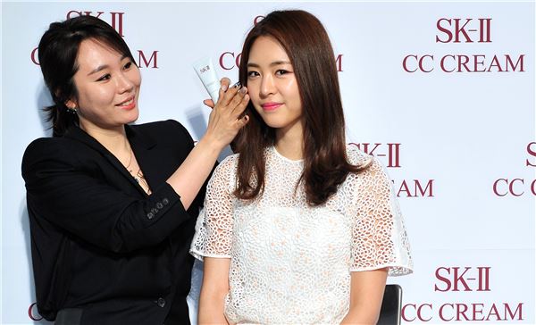 SK-II CC크림 출시 기념 발렌타인데이 이벤트 배우 이연희. 사진=SK-II 제공.