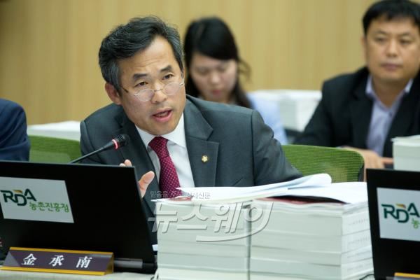 김승남 새정치민주연합 의원. 사진=김승남 의원실 제공